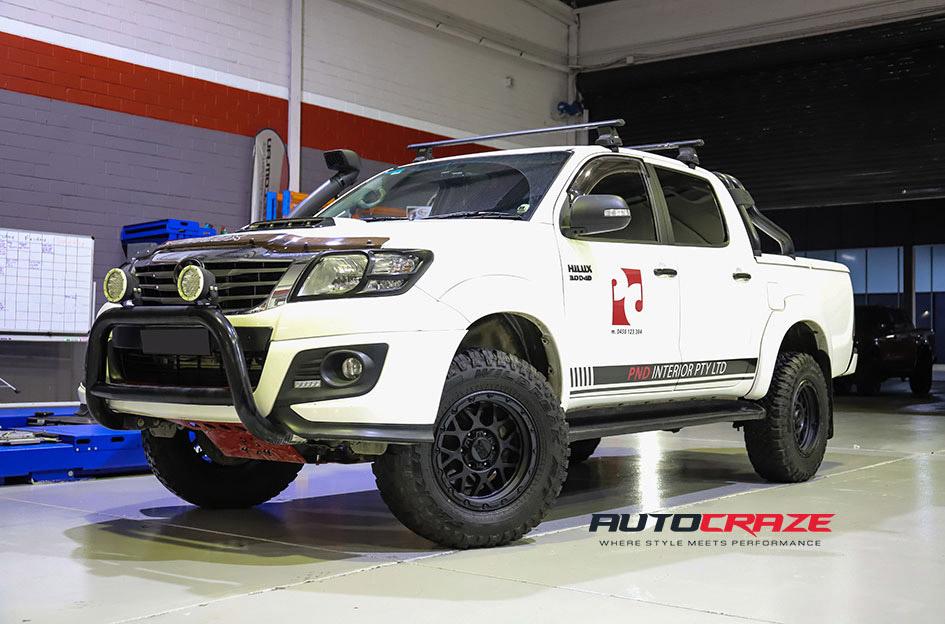 TOYOTA HILUX N70 4WD SNARE SATIN BLACK